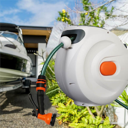 Retractable Hose Reel Wall Mount swivel bracket close-up