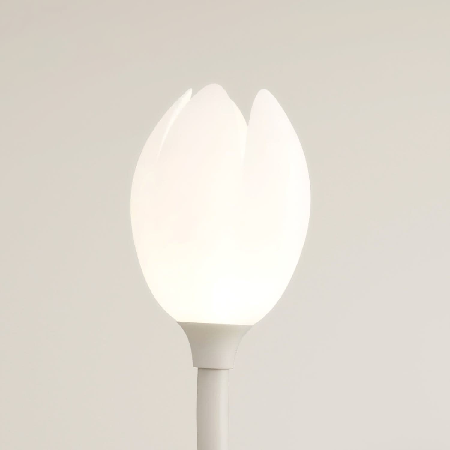 FloraGlow | Stylish Modern Flower Floor Lamp for Living Room Illumination 3